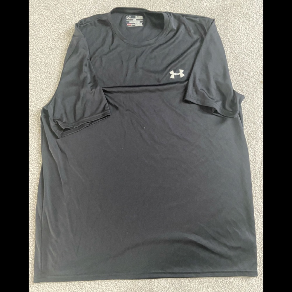 black loose heat gear under armour